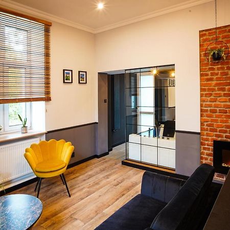 Apartament Z Jacuzzi W Centrum Sanoka Eksteriør bilde