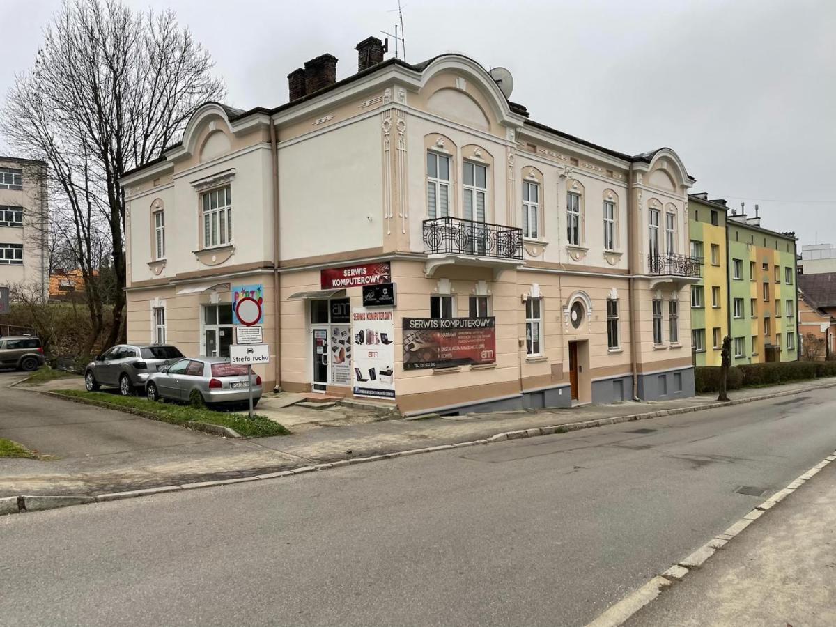 Apartament Z Jacuzzi W Centrum Sanoka Eksteriør bilde